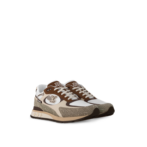 Sneaker Run Away - #3