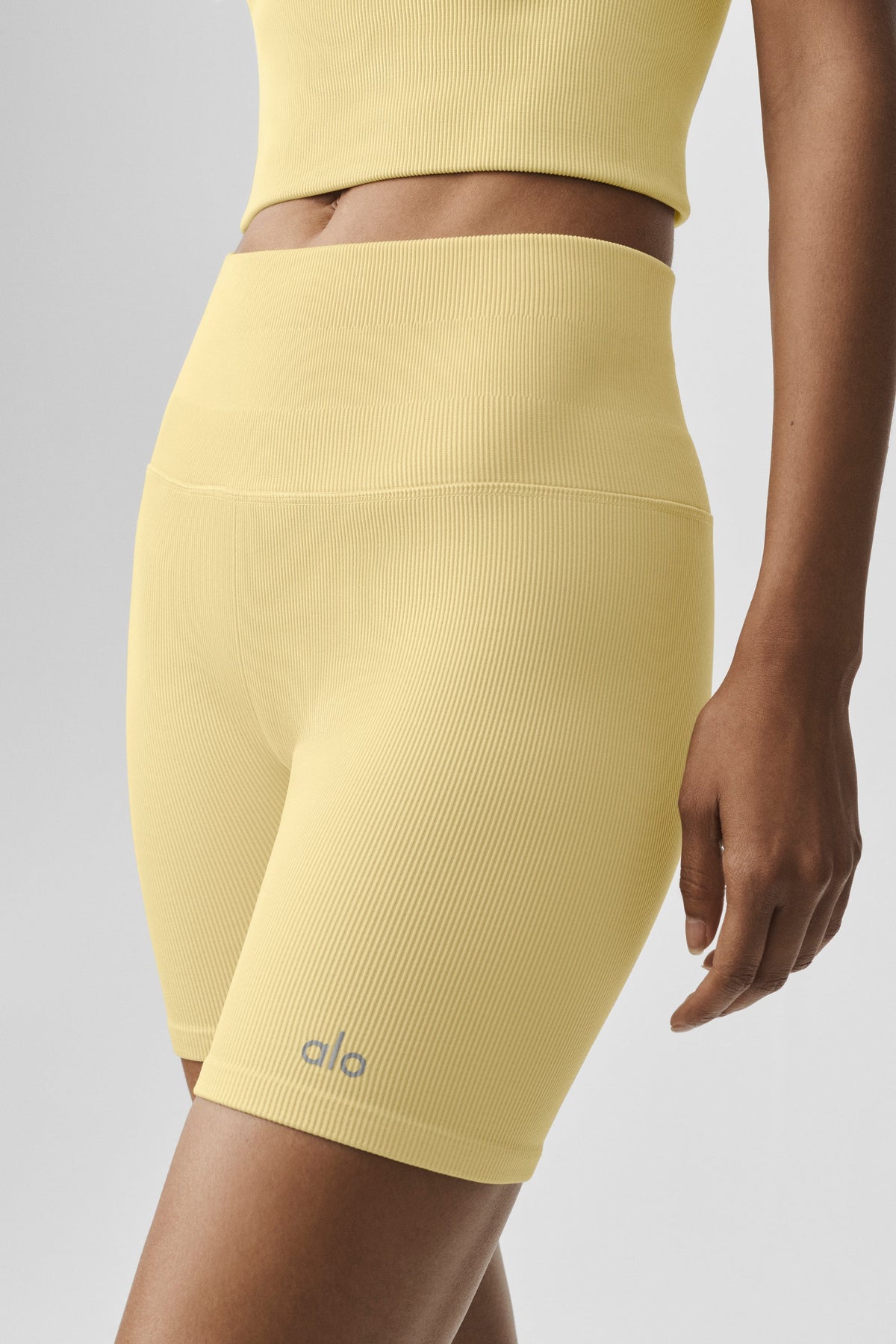 5' Seamless Ribbed Favorite Short - Warm Butter