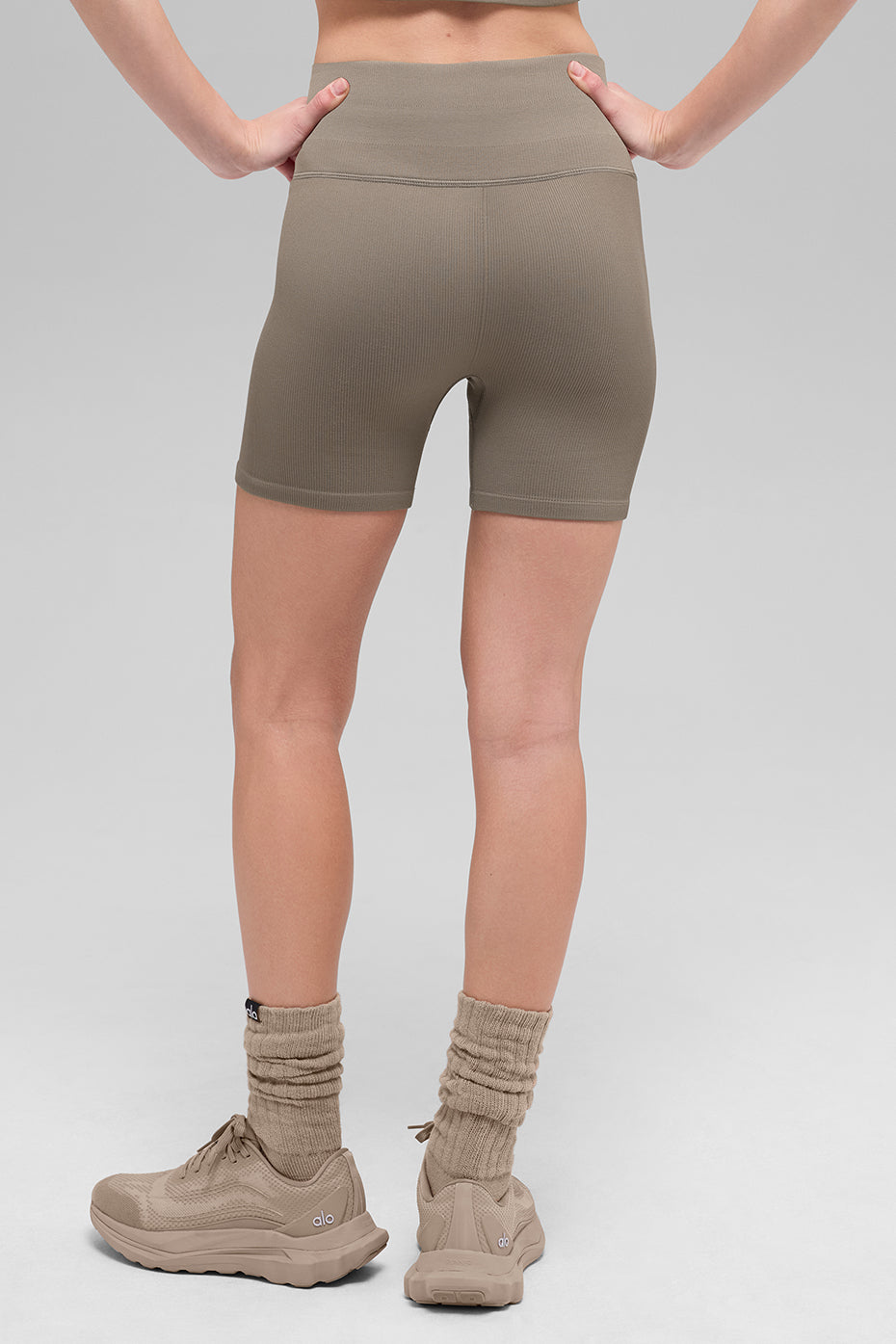 5' Seamless Ribbed Favorite Short - Light Cocoa