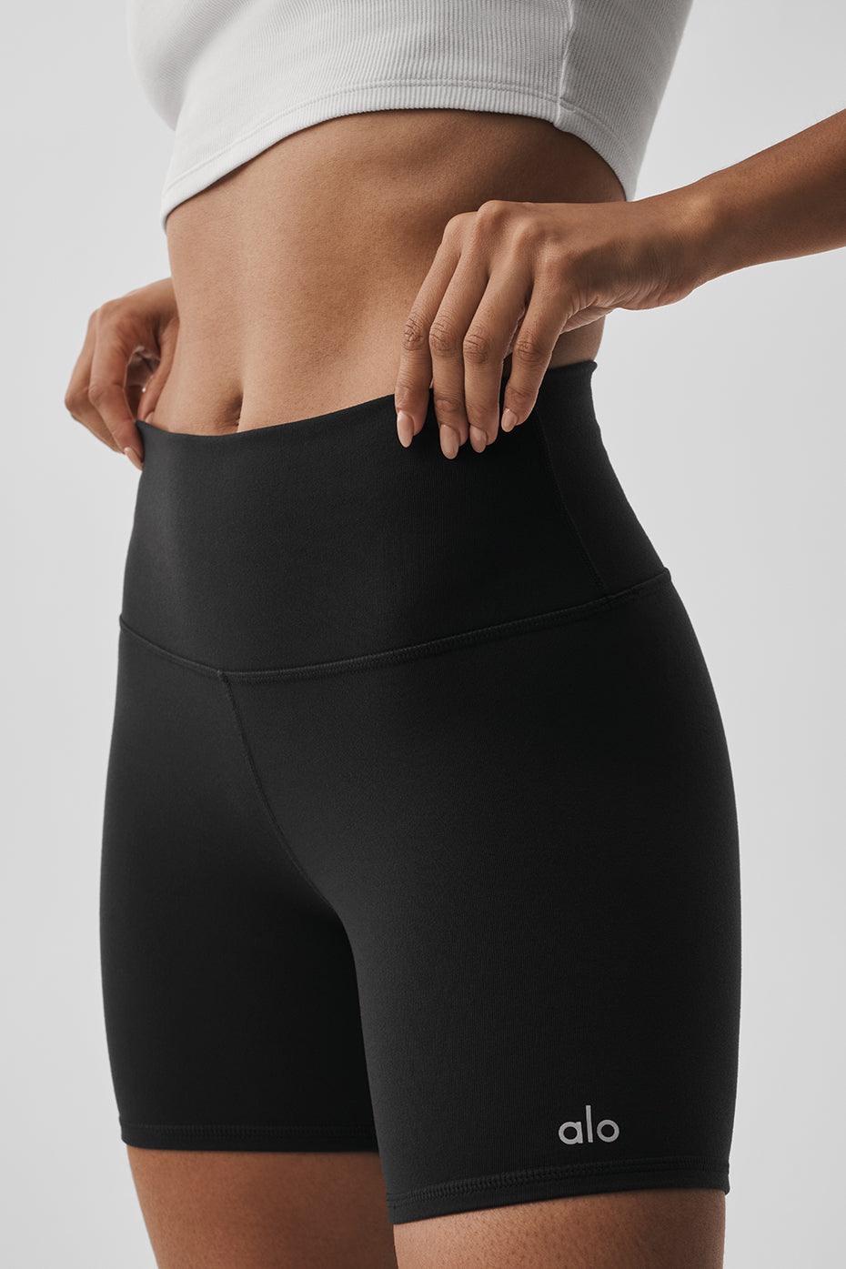 5' Airbrush High-Waist Biker Short - Black